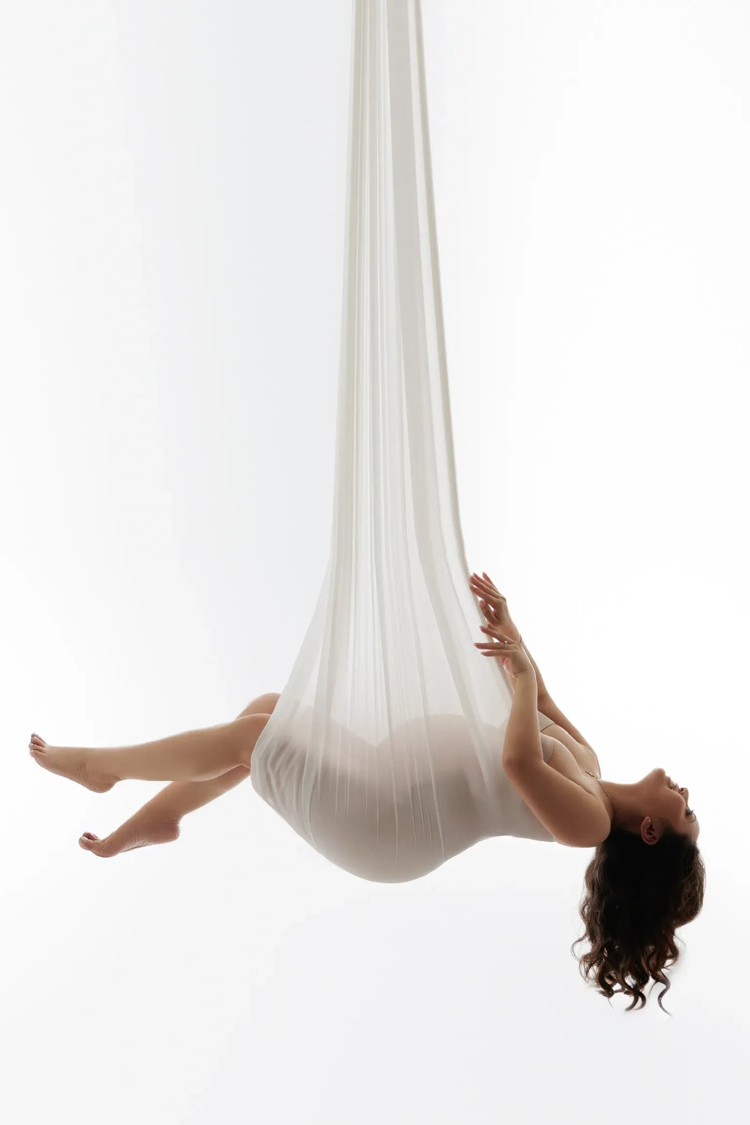 Maternity session at Natalie Vell Studio — photo 1