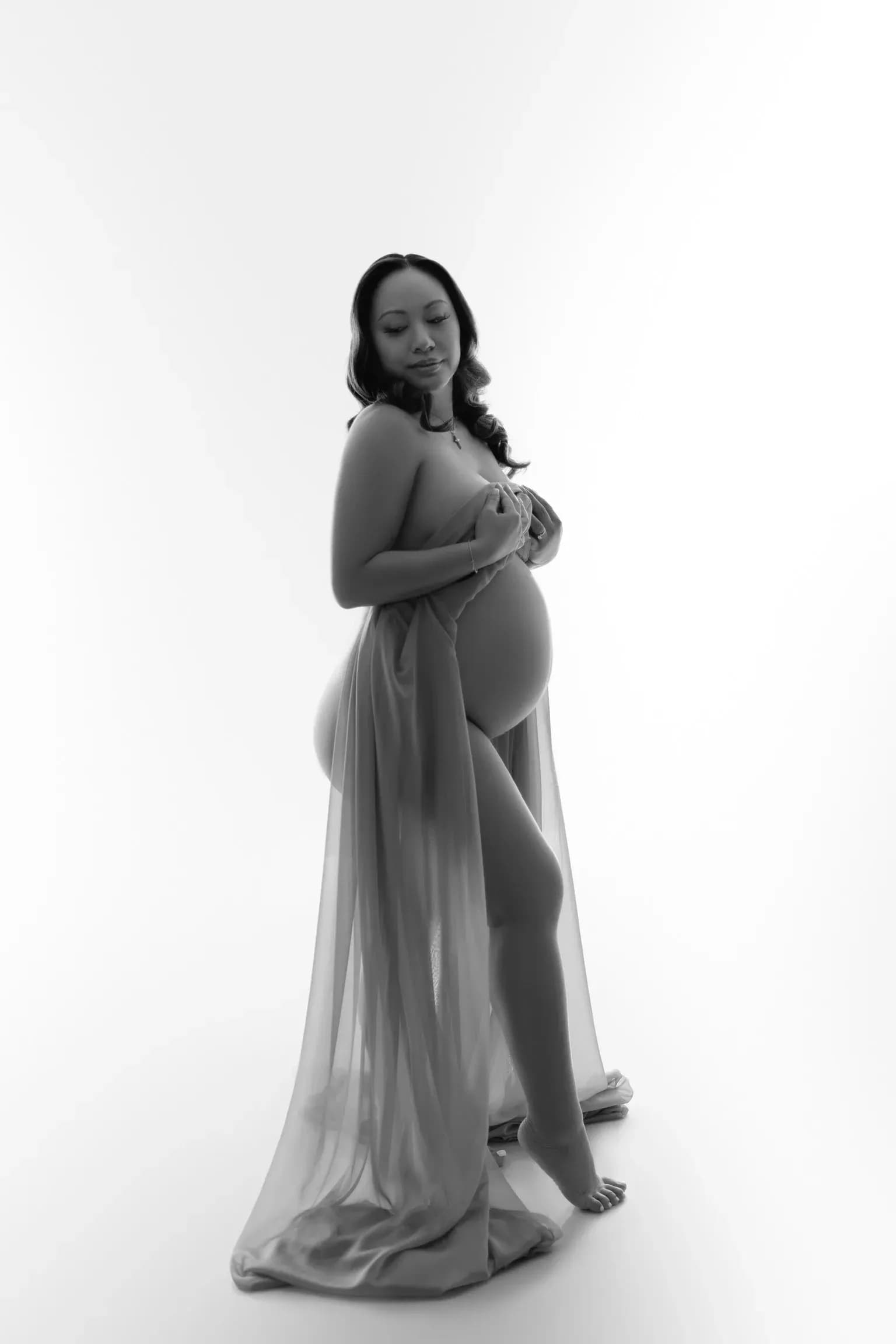 Maternity session at Natalie Vell Studio — photo 5