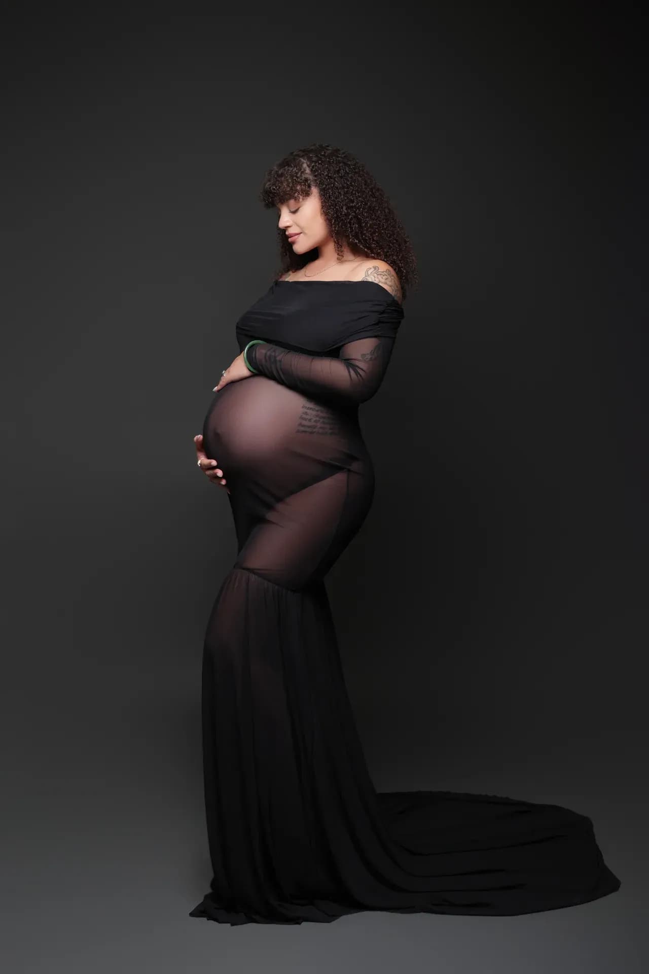 Maternity session at Natalie Vell Studio — photo 1